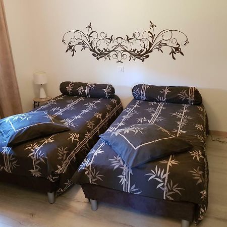 Gite Le Petit Pied-A-Terre La Chapelle-Saint-Sauveur  Bagian luar foto