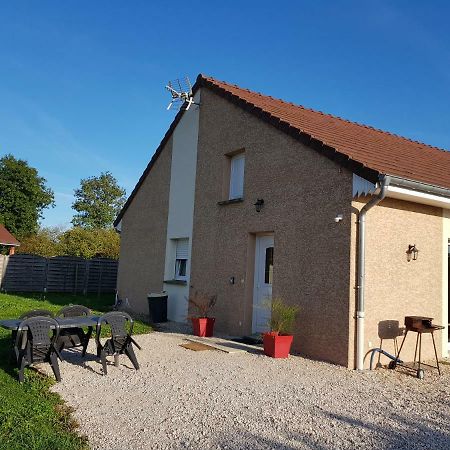 Gite Le Petit Pied-A-Terre La Chapelle-Saint-Sauveur  Bagian luar foto