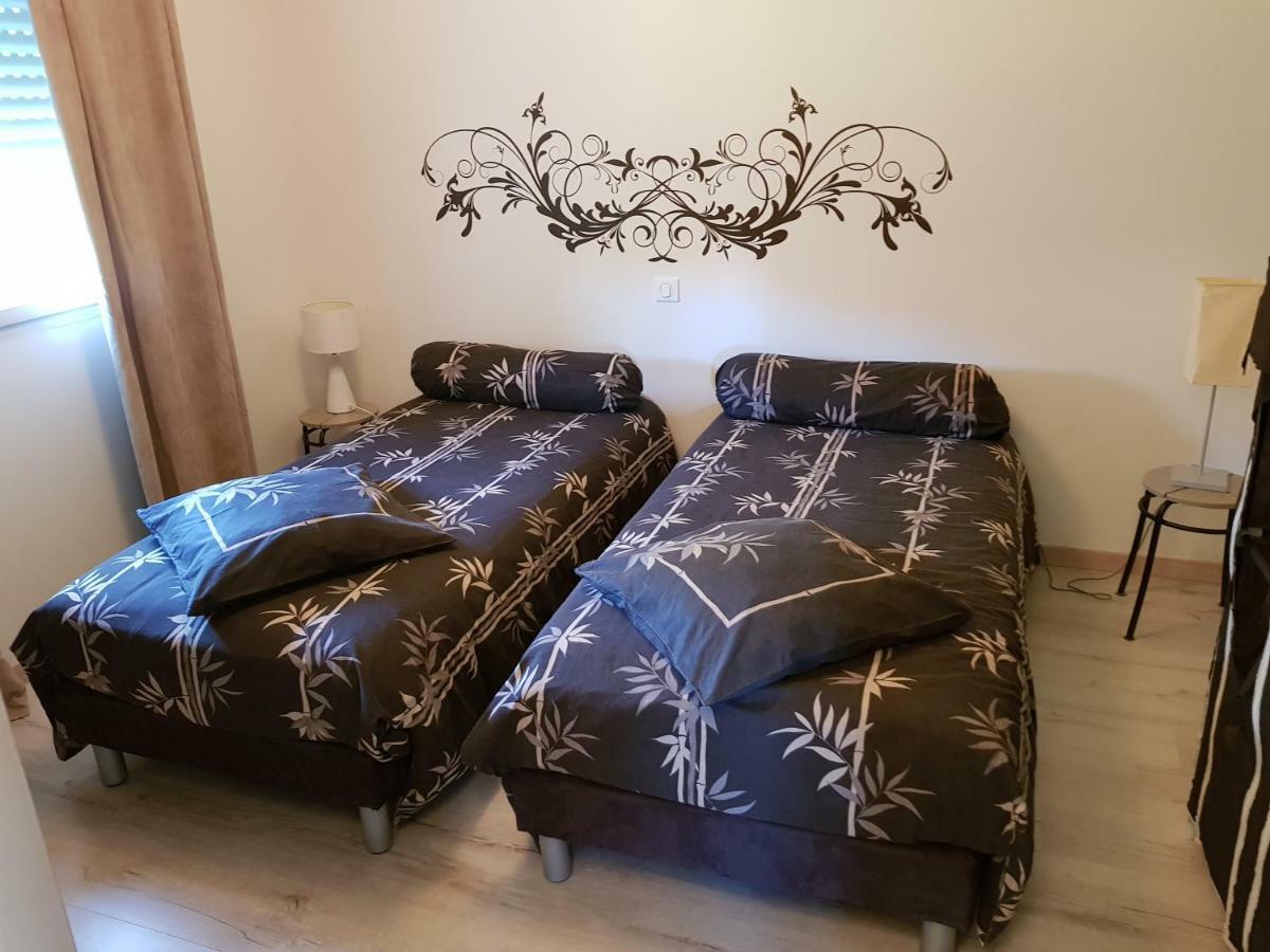 Gite Le Petit Pied-A-Terre La Chapelle-Saint-Sauveur  Bagian luar foto