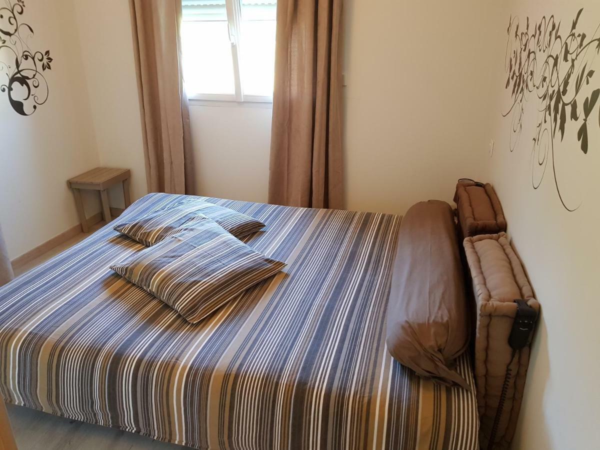 Gite Le Petit Pied-A-Terre La Chapelle-Saint-Sauveur  Bagian luar foto