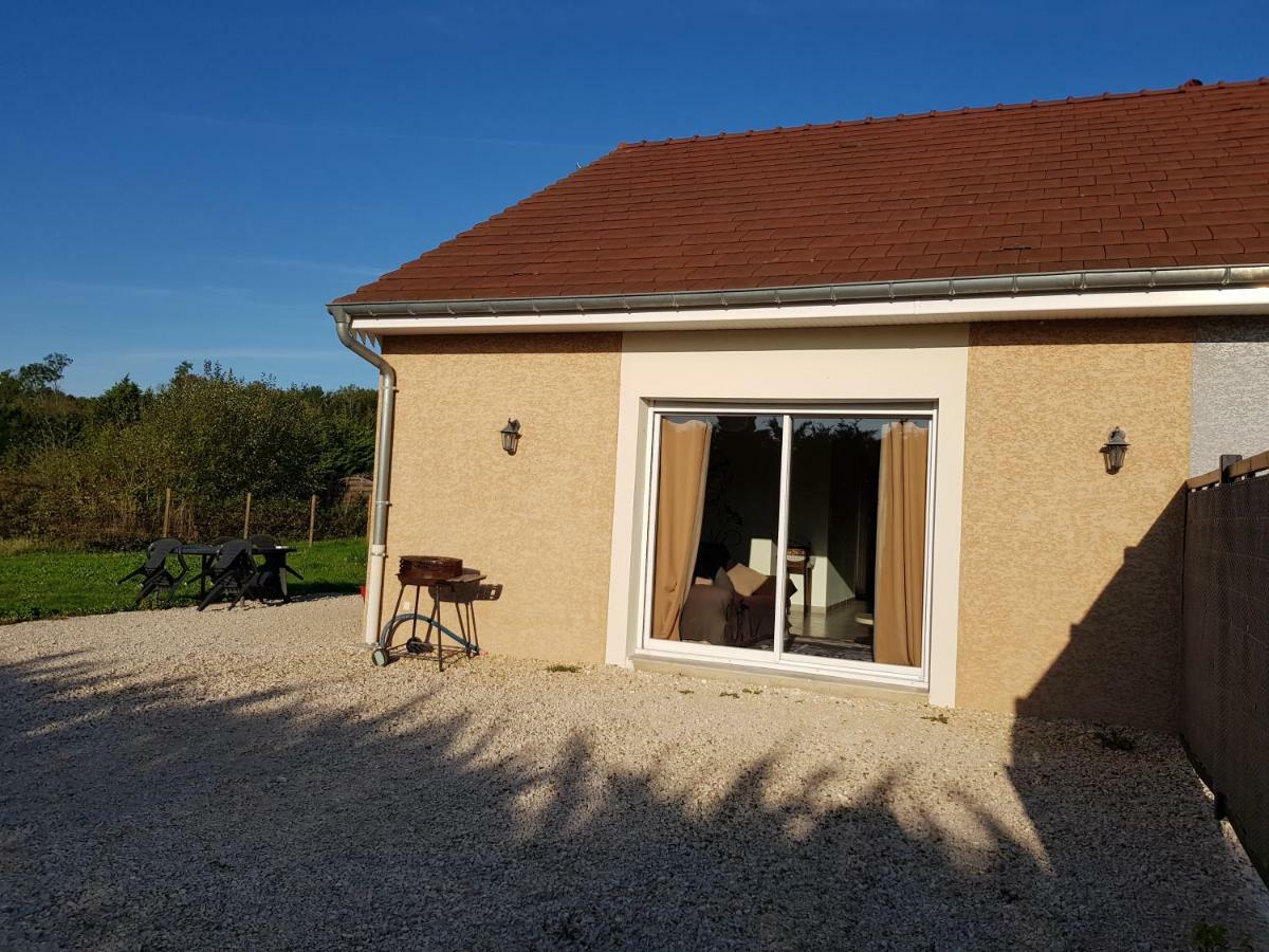 Gite Le Petit Pied-A-Terre La Chapelle-Saint-Sauveur  Bagian luar foto